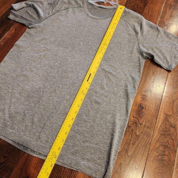 Lululemon Metal Vent Athletic Shirt Men’s Size XL Light Gray Breathable Wicking - Picture 12 of 13